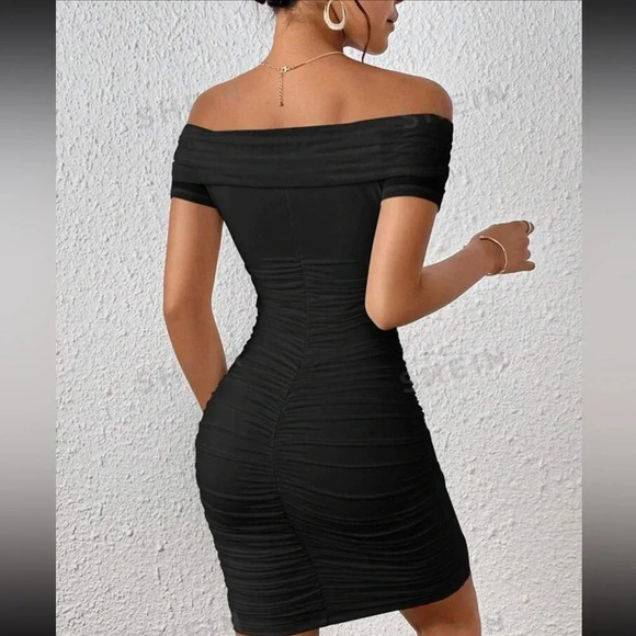 Privé Ladies' Solid Color Off-Shoulder Pleated Bodycon Dress black - Picture 3 of 4